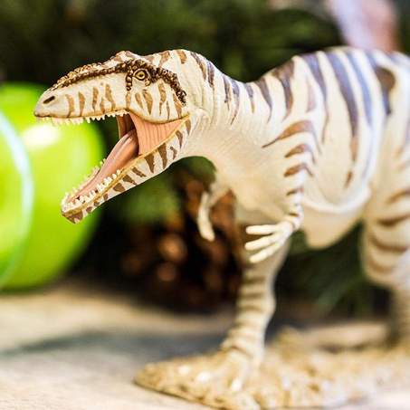 Giganotosaurus - Safari Ltd - Timeless Toys